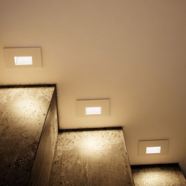 step-light3